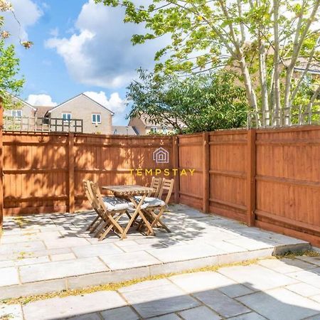 Cosy 2 Bed & Free Parking. Near Heathrow/Pinewood Villa Slough Exterior foto