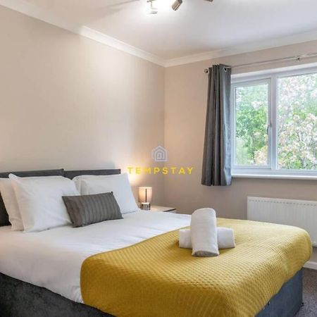 Cosy 2 Bed & Free Parking. Near Heathrow/Pinewood Villa Slough Exterior foto